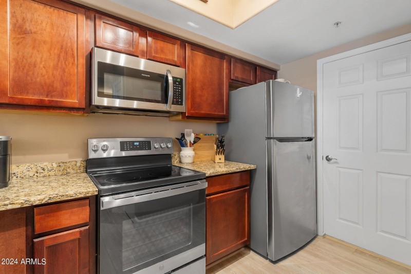 16-web-or-mls-Interior Finished-14