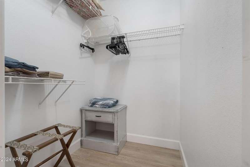 29-web-or-mls-Interior Finished-27