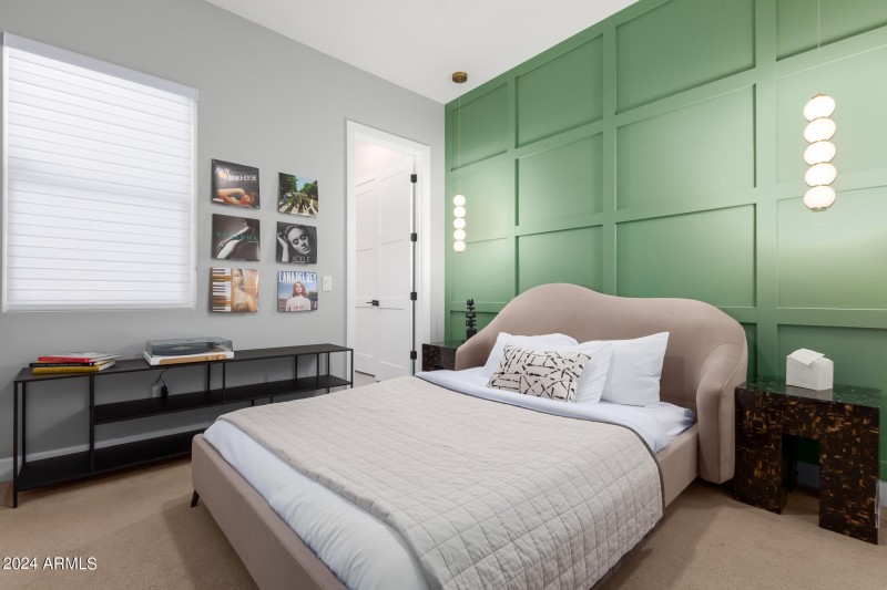 Guest Bedroom 3 with Queen