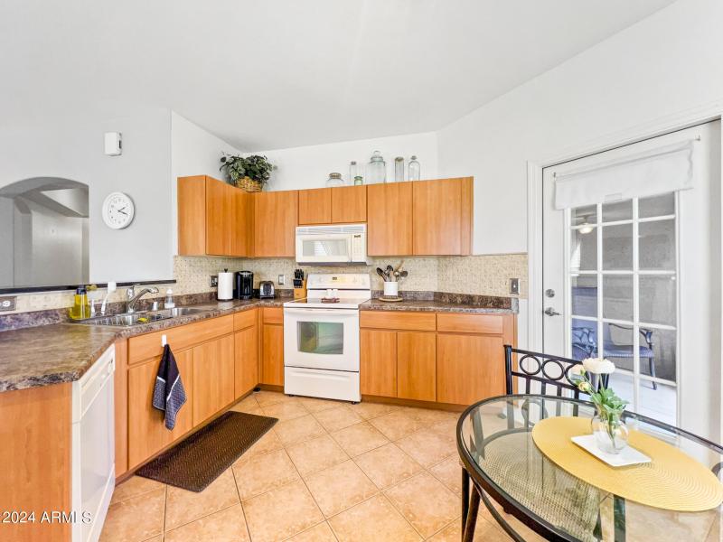 9dceea62-f8f6-427a-9782-3f894e00d8f2-2