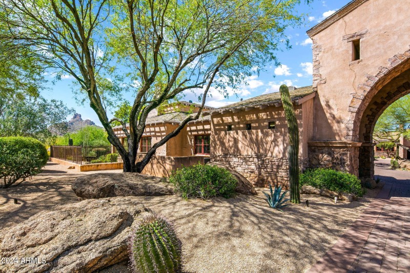 1-web-or-mls-Exteriors
