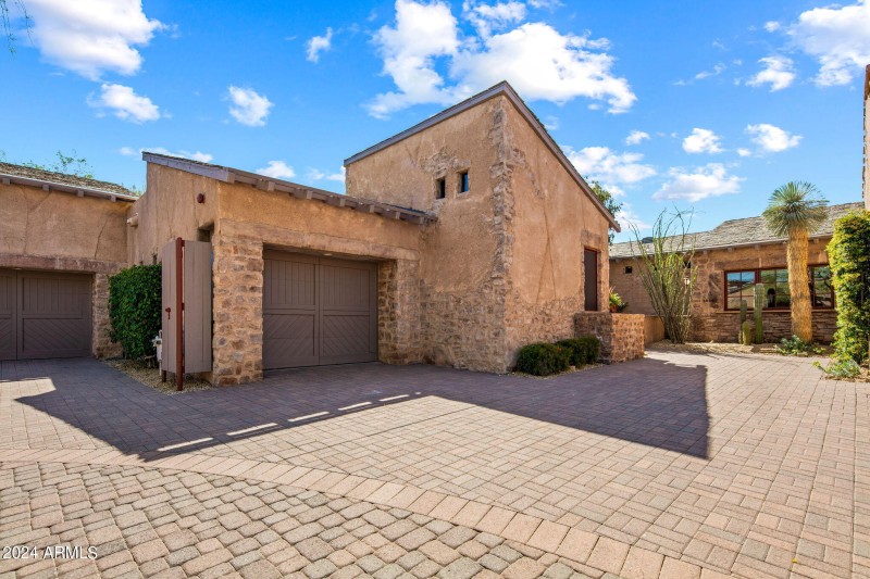3-web-or-mls-Driveway Views