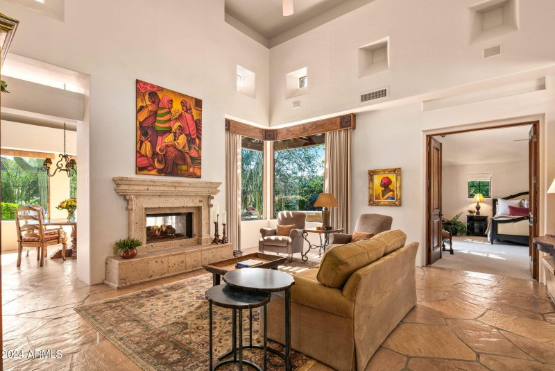 13-web-or-mls-Living Room Views