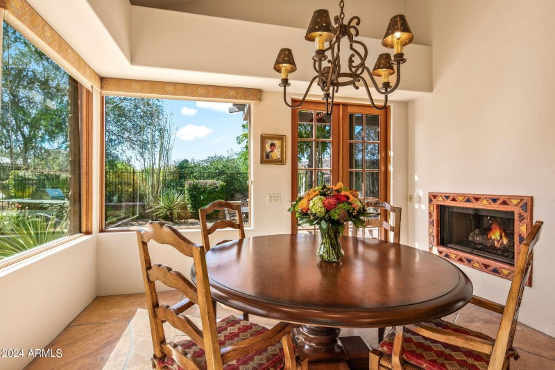 18-web-or-mls-Dining Room