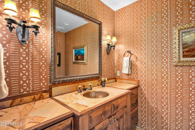 30-web-or-mls-Guest Bath Vanities