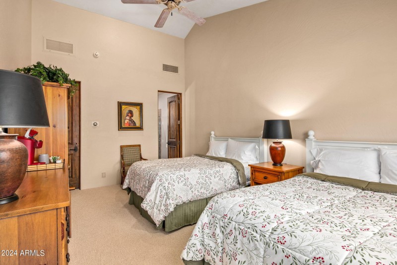 35-web-or-mls-Guest House Suite