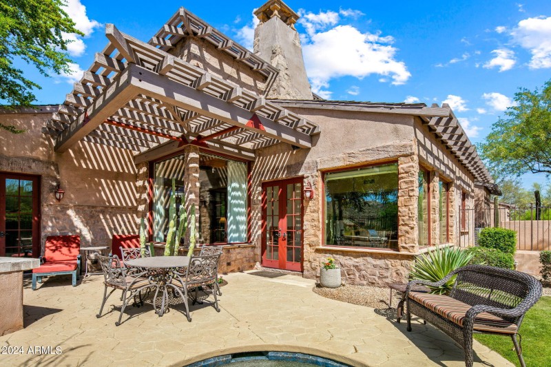 41-web-or-mls-Back Of Home