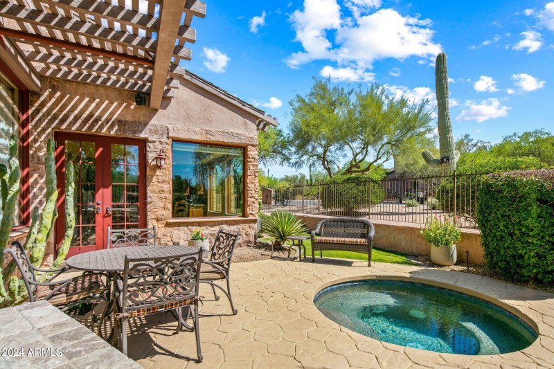 42-web-or-mls-Back Exteriors