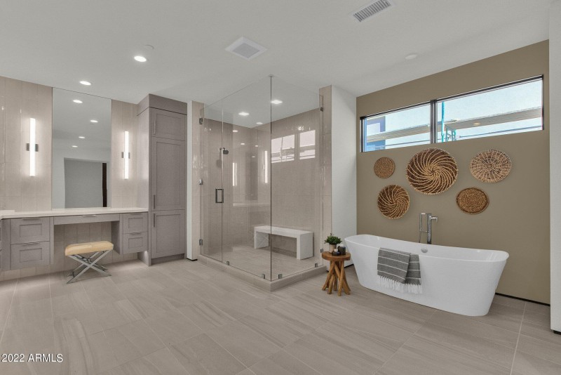 019_MASTER BATHROOM