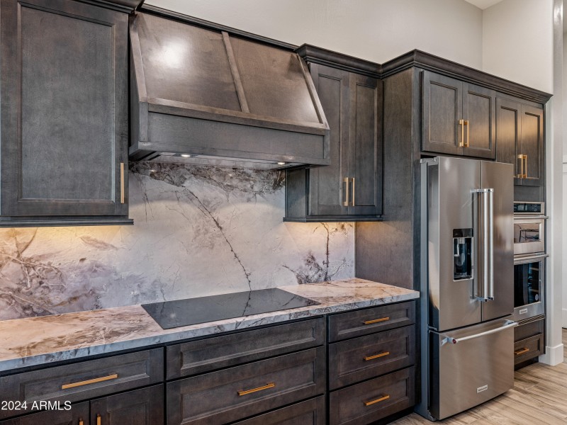 Custom Range & Hood