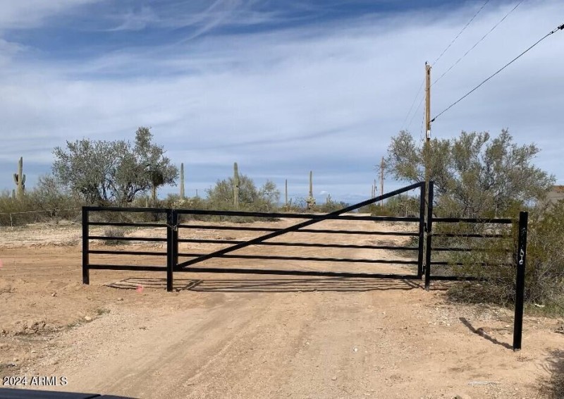 New gate