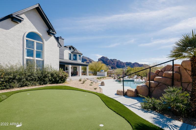 LAKOTKO_6602NPrayingMonkRd_WEB-38