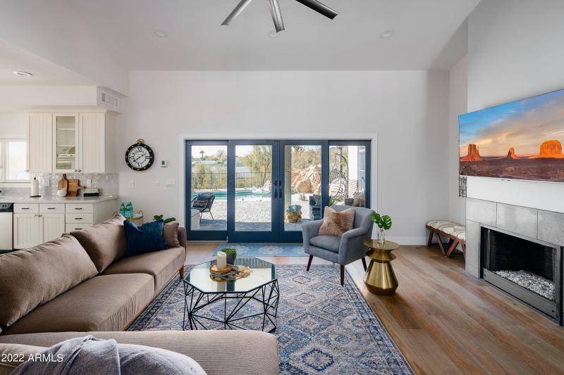 LAKOTKO_6602NPrayingMonkRd_WEB-31