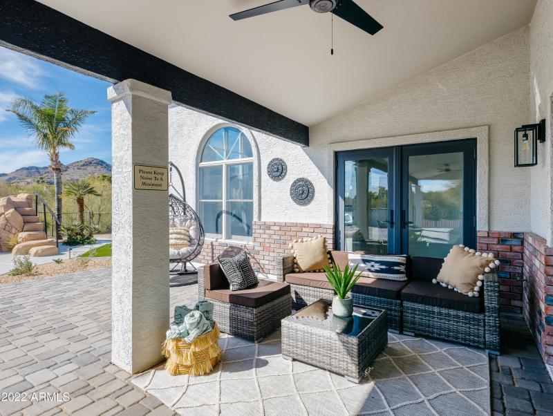 LAKOTKO_6602NPrayingMonkRd_WEB-52