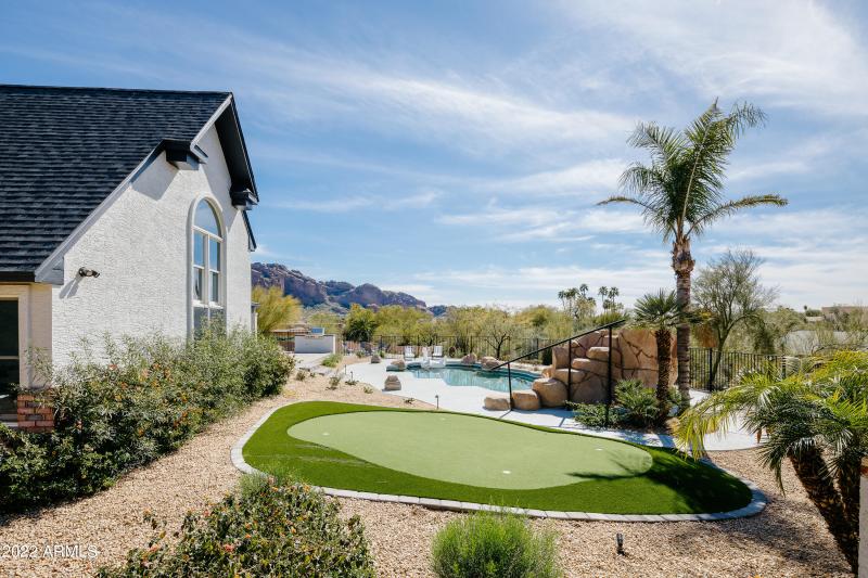 LAKOTKO_6602NPrayingMonkRd_WEB-37