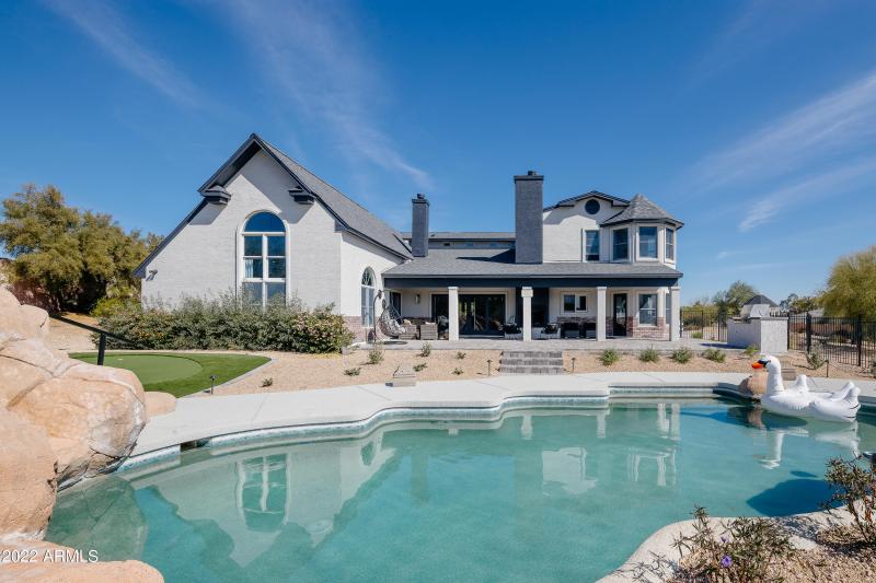 LAKOTKO_6602NPrayingMonkRd_WEB-39