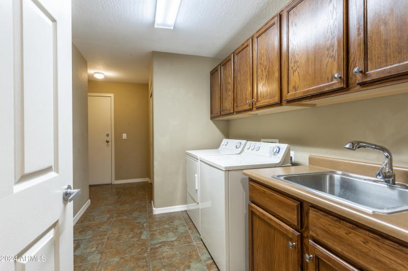 Full laundry facilities