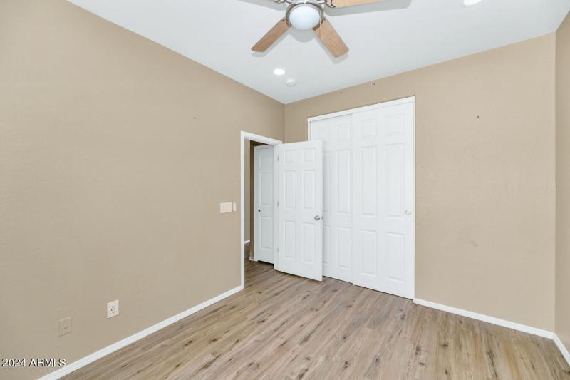 30200 N Desert Willow Blvd-large-017-021