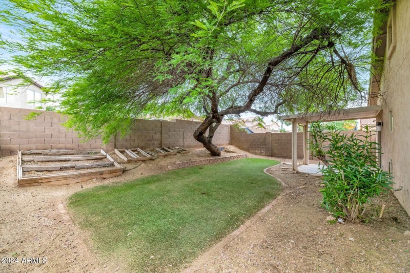 30200 N Desert Willow Blvd-large-020-016