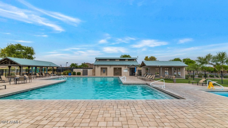 30200 N Desert Willow Blvd-large-023-006