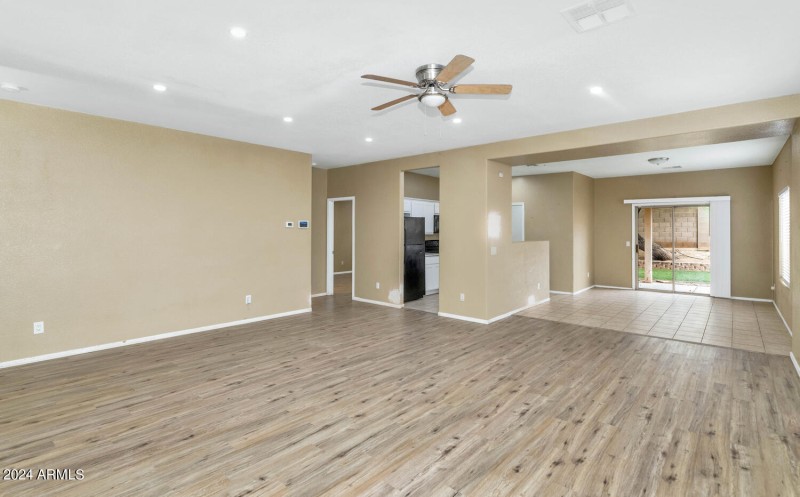 30200 N Desert Willow Blvd-large-004-018