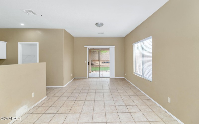 30200 N Desert Willow Blvd-large-007-019