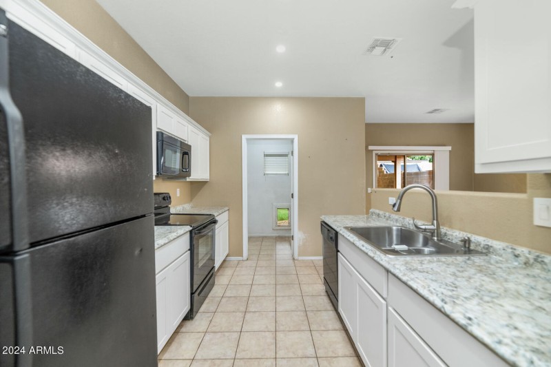 30200 N Desert Willow Blvd-large-011-014
