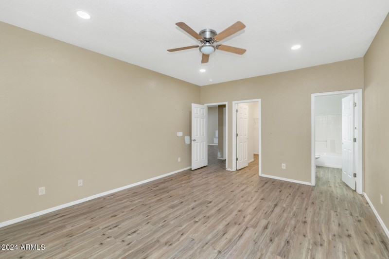 30200 N Desert Willow Blvd-large-013-017