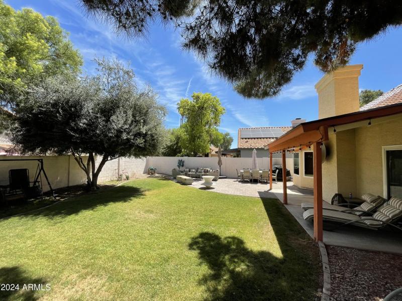 Spacious backyard great for entertaining