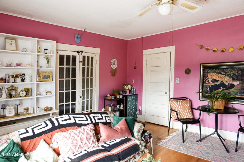 APARTMENT5