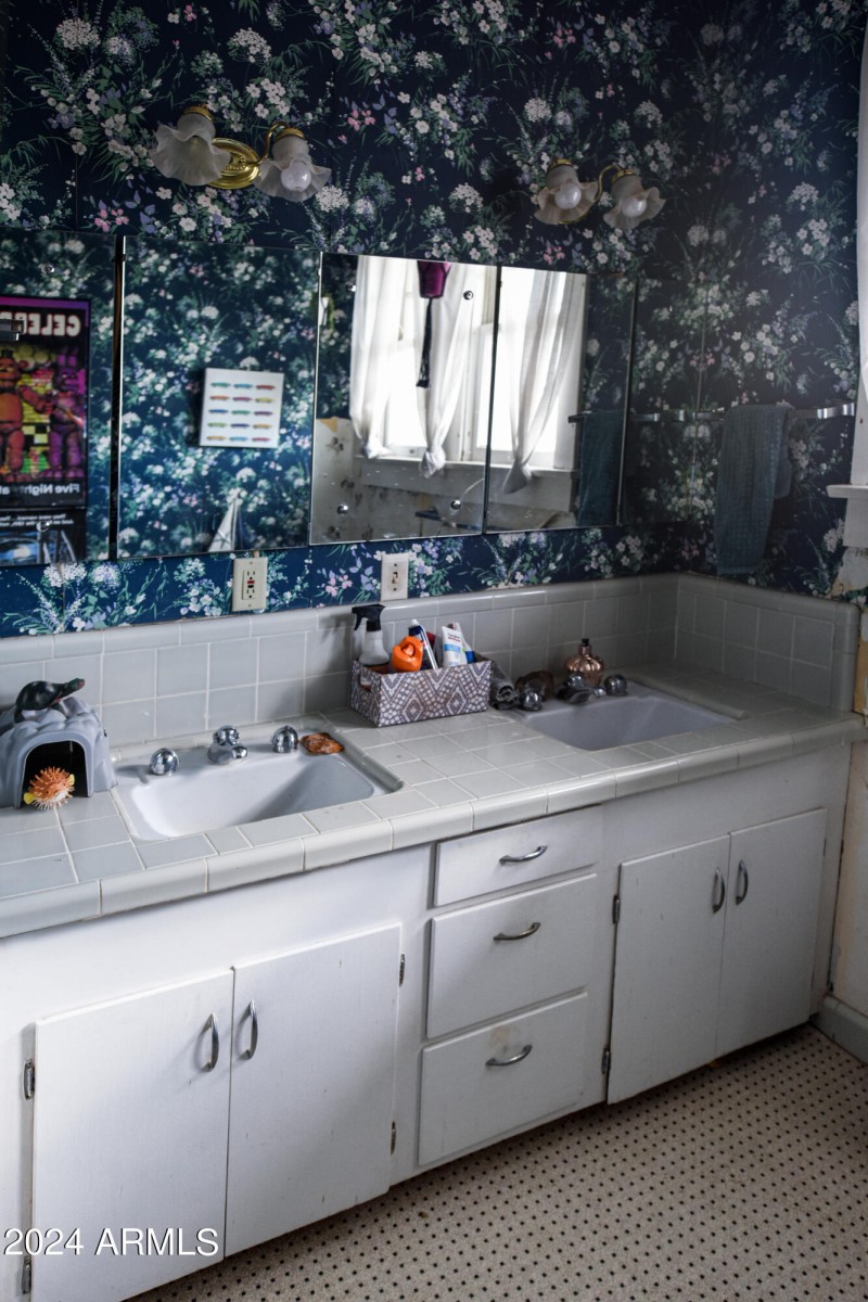 BATHROOM BLUE1