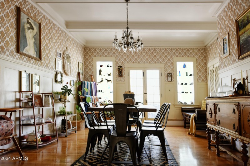 DININGROOM