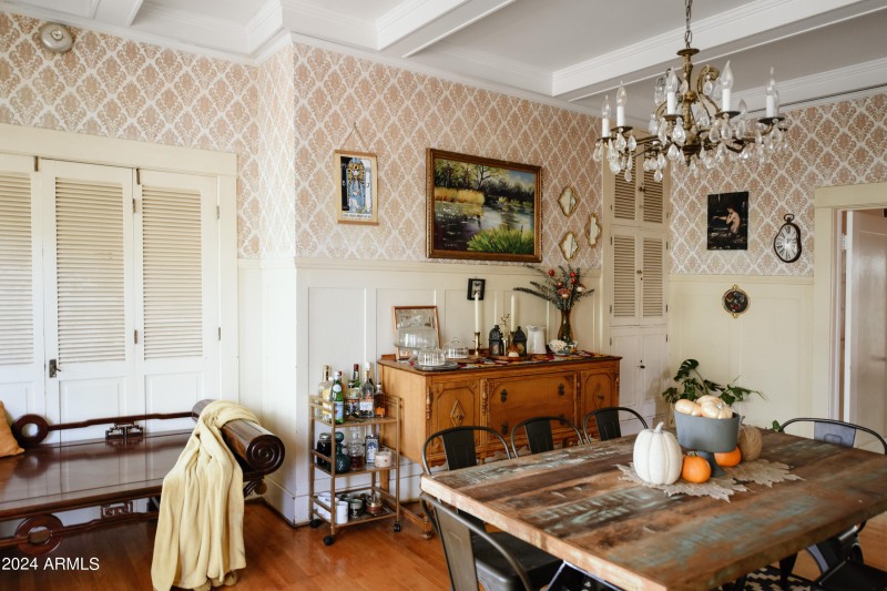DININGROOM1