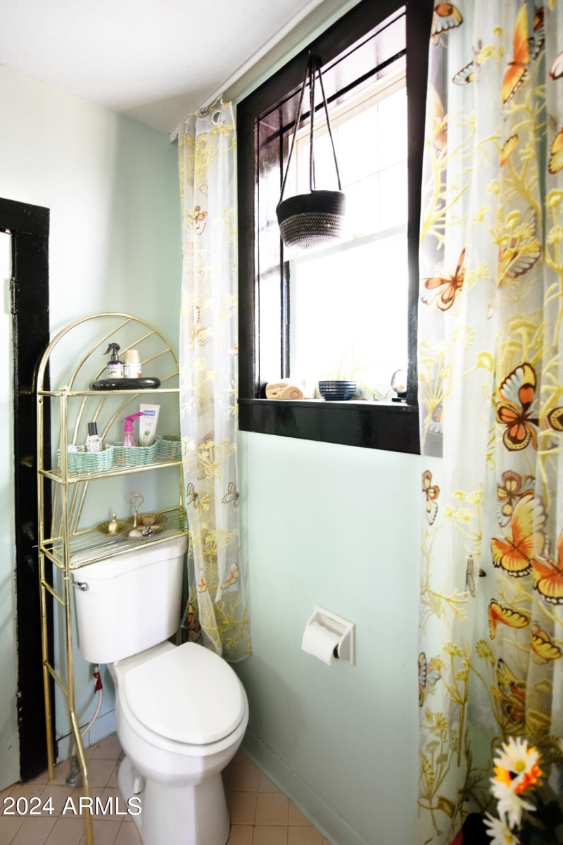 DOWNSTAIRS BATH2