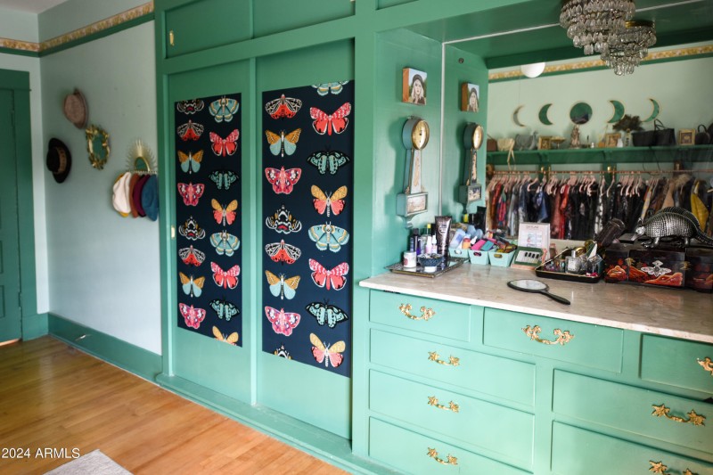 DRESSING ROOM8