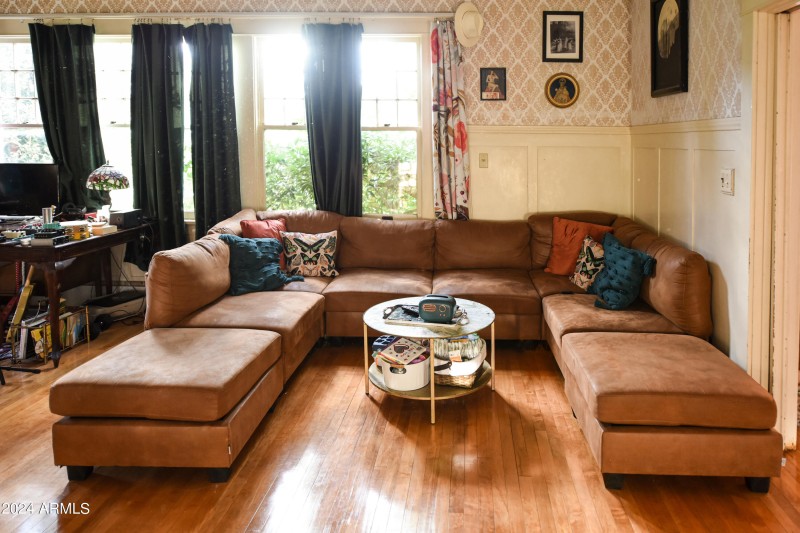 LIVINGROOM3