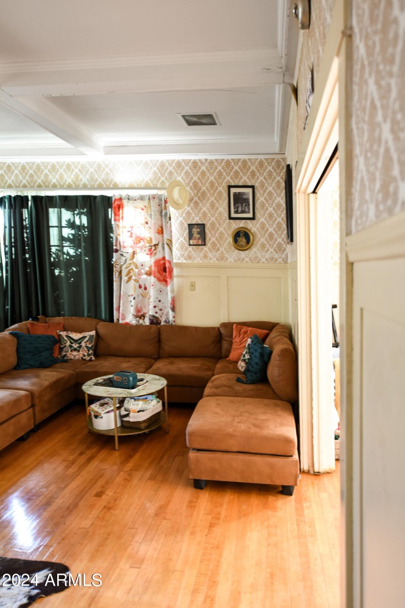 LIVINGROOM9