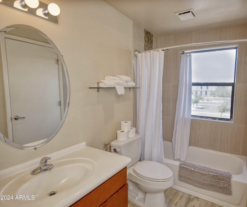 3RD FLR MASTERBATH 2