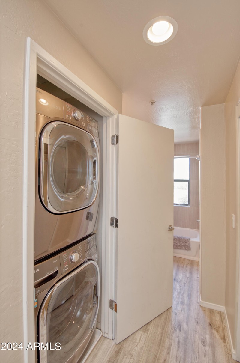 3RD FLR MASTERBATH LAUNDRY