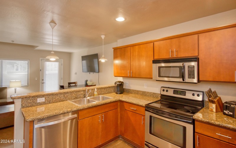 KITCHEN 1