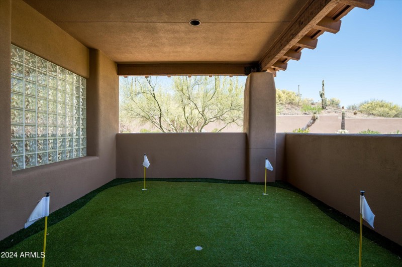 Putting turf