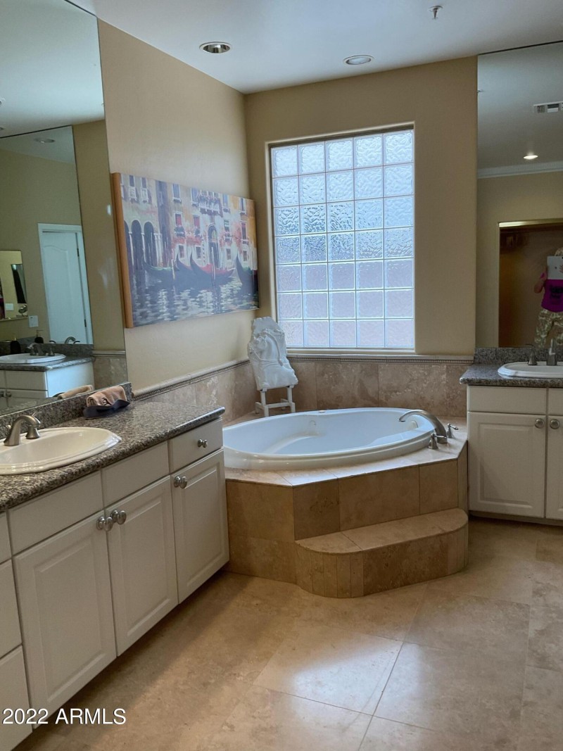 MASTER BATH