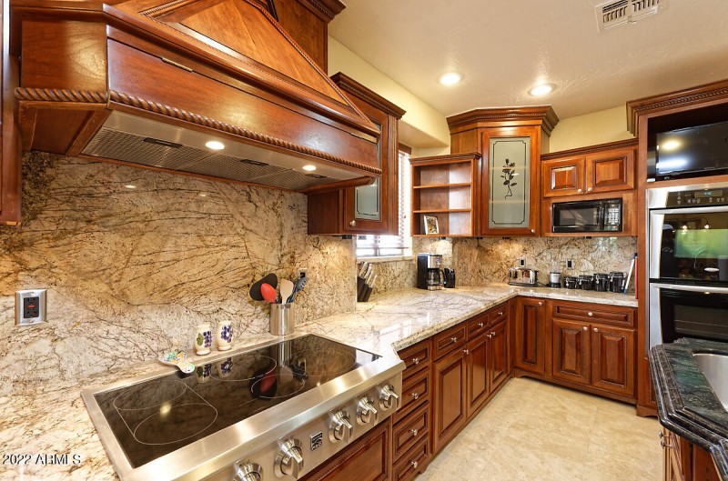 LOTS OF CABINETS