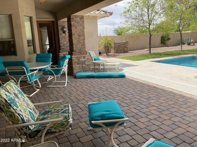 BEAUTIFUL PATIO