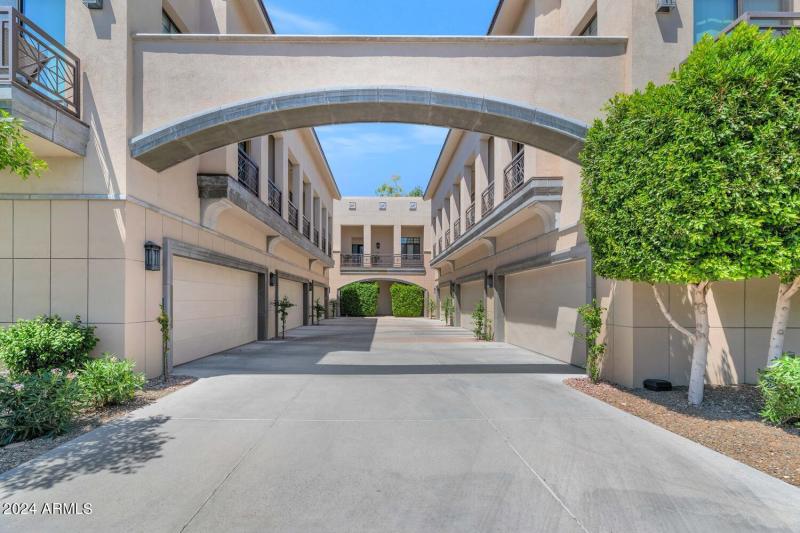 2 Biltmore Estates Dr-large-006-019-2 Bi