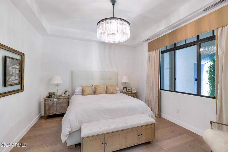 2 Biltmore Estates Dr-large-025-023-2 Bi