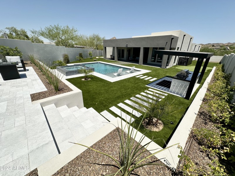 Stunning yard