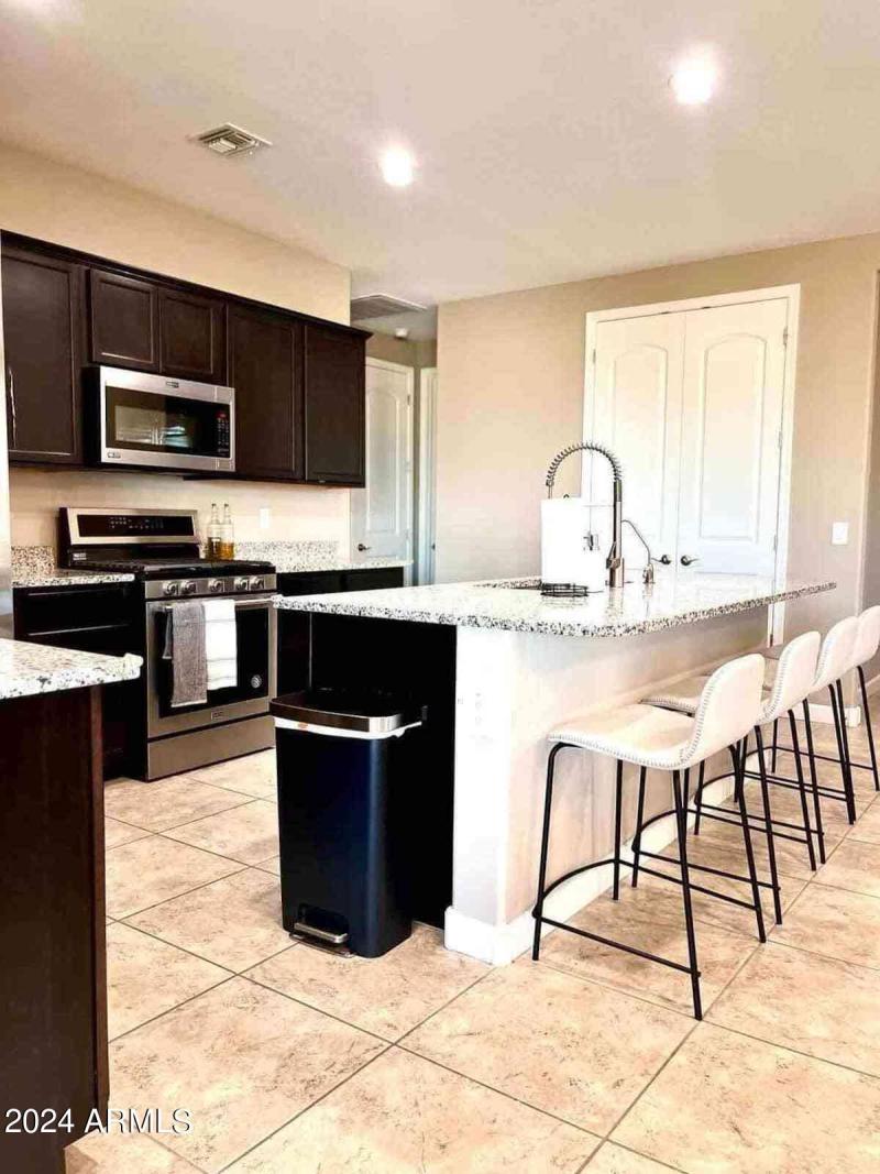 db5c8eb6-4efa-473a-a954-e5b714d50646