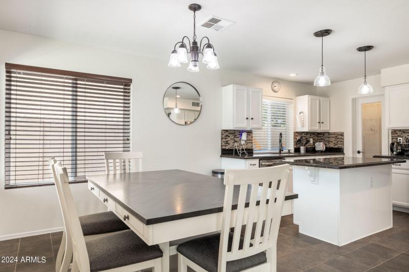 13-web-or-mls-7515-e-laguna-azul-ave