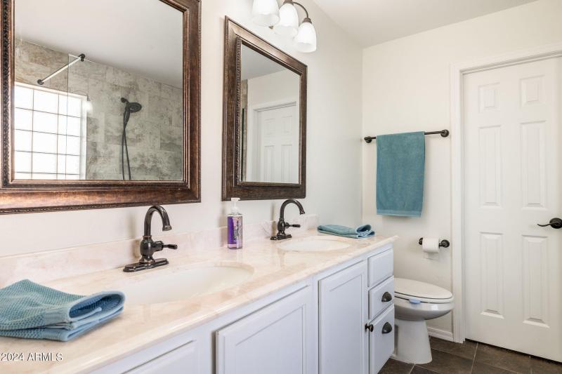 32-web-or-mls-7515-e-laguna-azul-ave